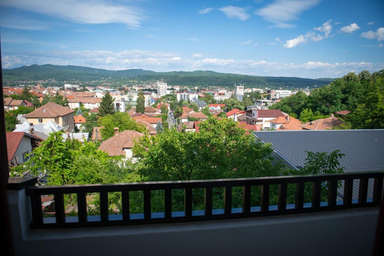 Hotel Panoramic Ramnicu Valcea Exterior photo